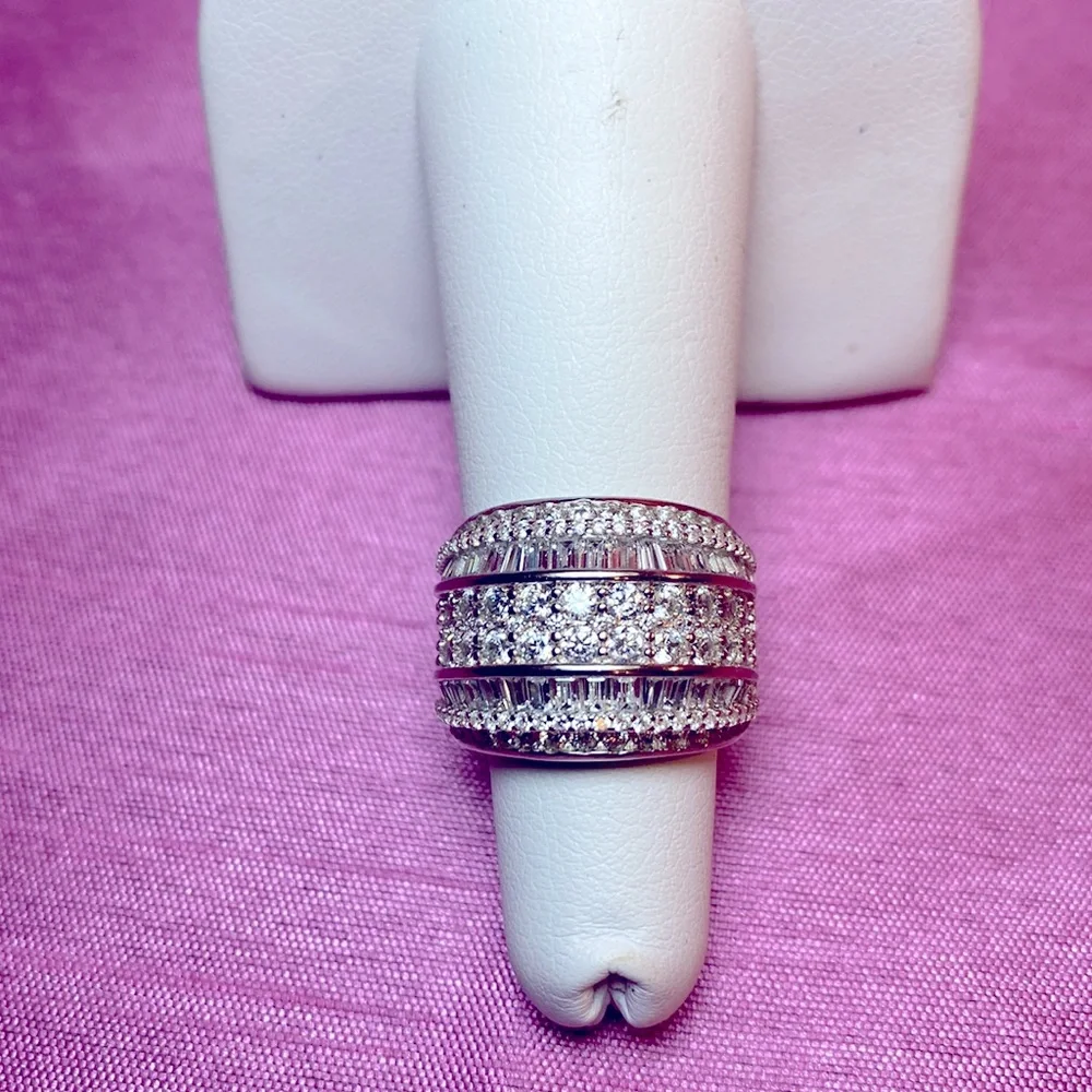 Bella Luce White Diamond Simulant Ring - Picture 6 of 12